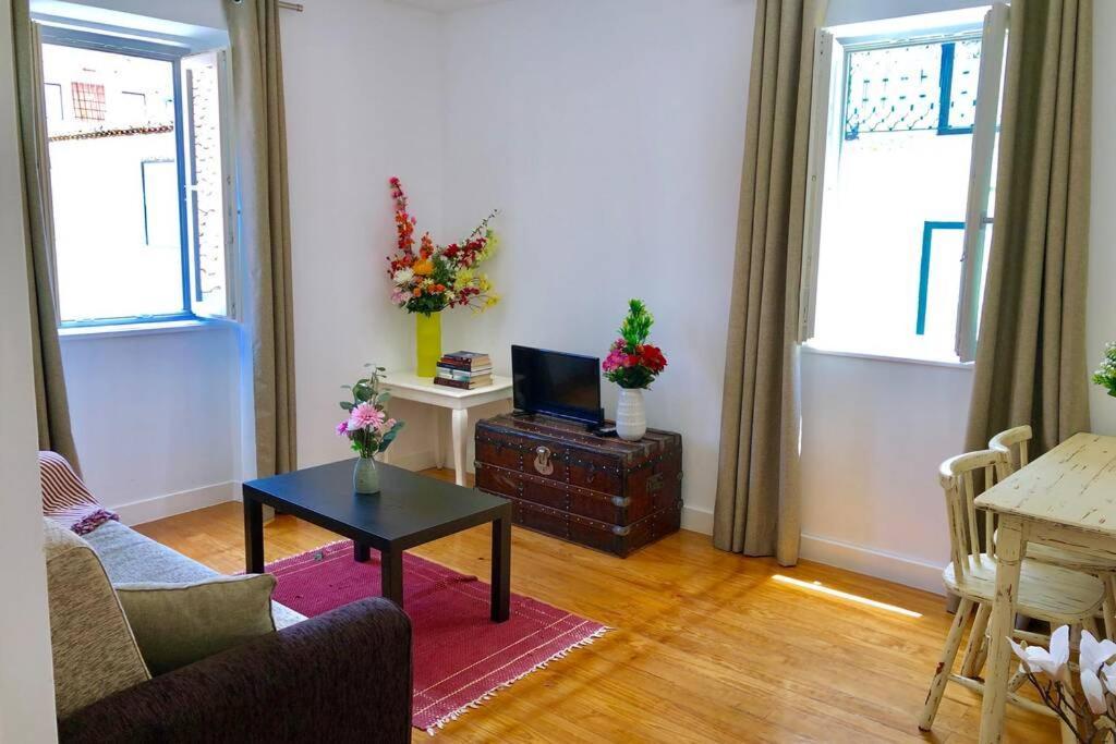 32 2 - Heart Of Lisbon Private Apartment, Bairro Alto מראה חיצוני תמונה