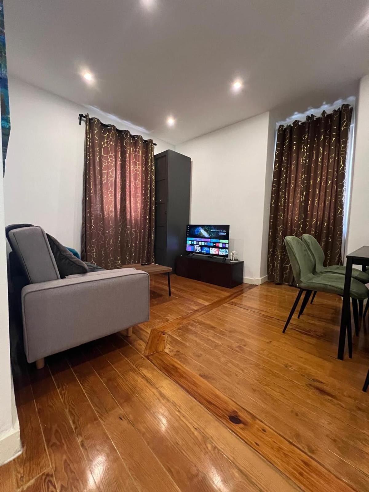 32 2 - Heart Of Lisbon Private Apartment, Bairro Alto מראה חיצוני תמונה