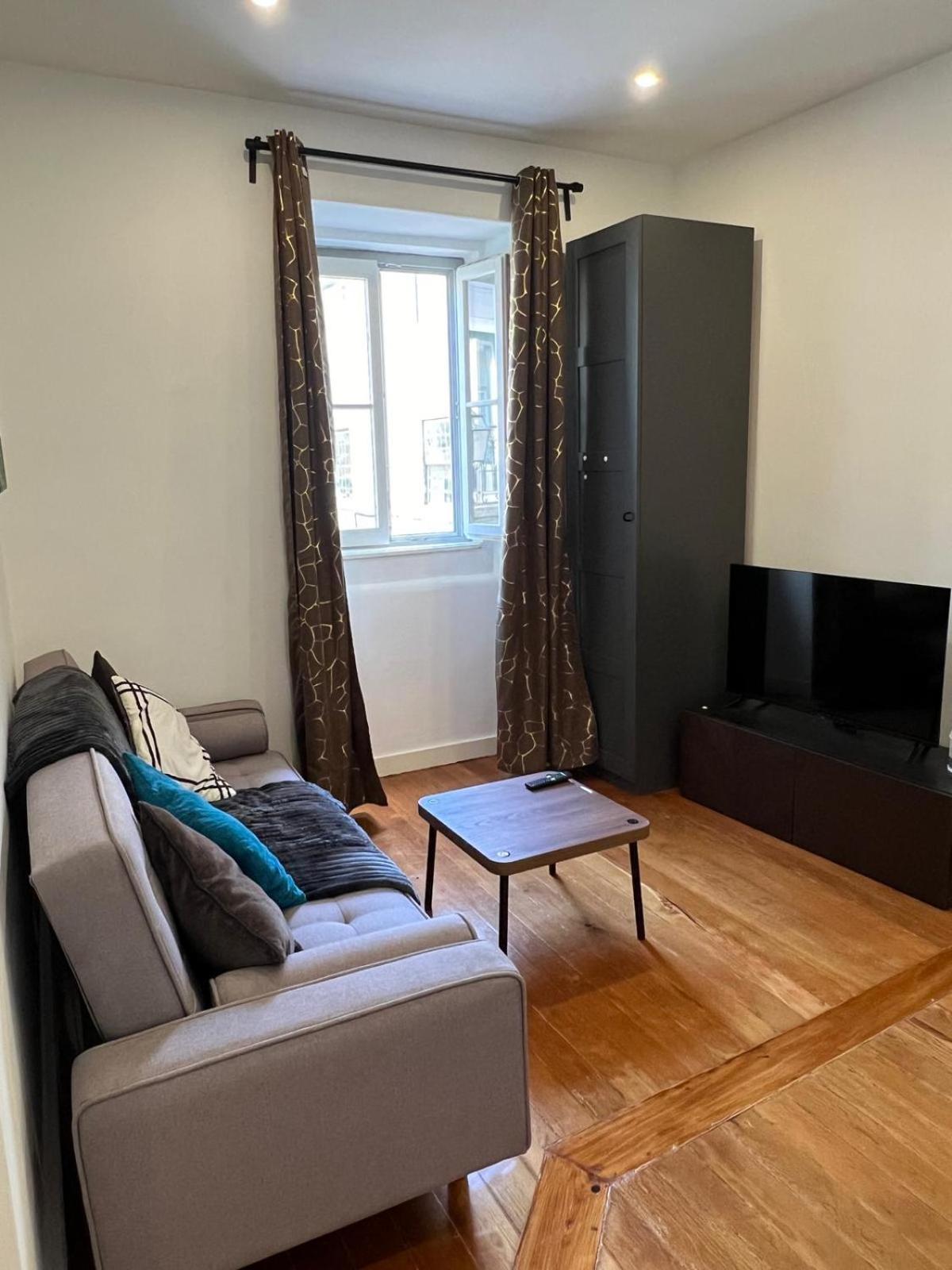 32 2 - Heart Of Lisbon Private Apartment, Bairro Alto מראה חיצוני תמונה